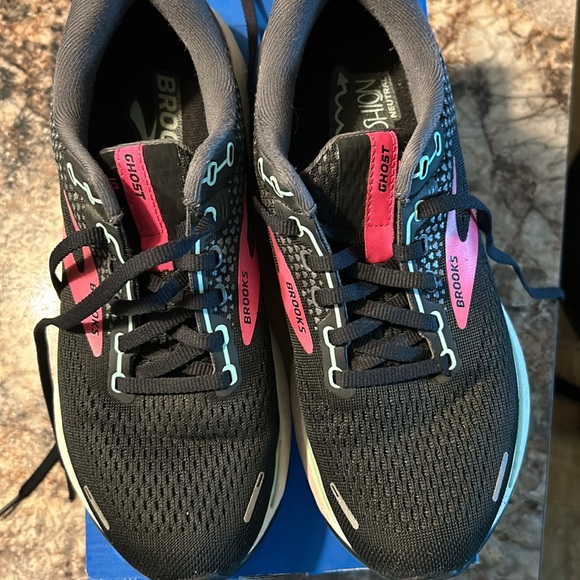 Women’s Brook Ghost 14 Cushion Shoes - Picture 5 of 9